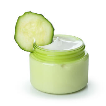 Kühlende Gesichtscrème mit Gurken